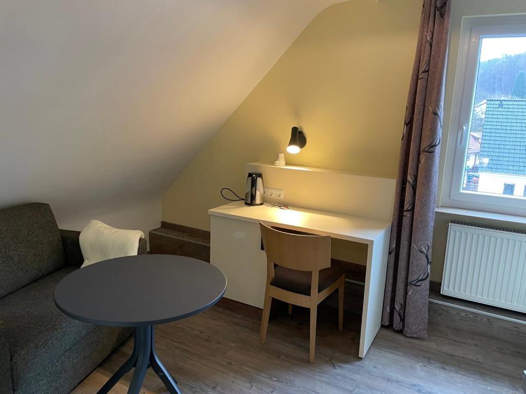 Restaurant Gruener Baum Hotel Leidersbach Екстериор снимка