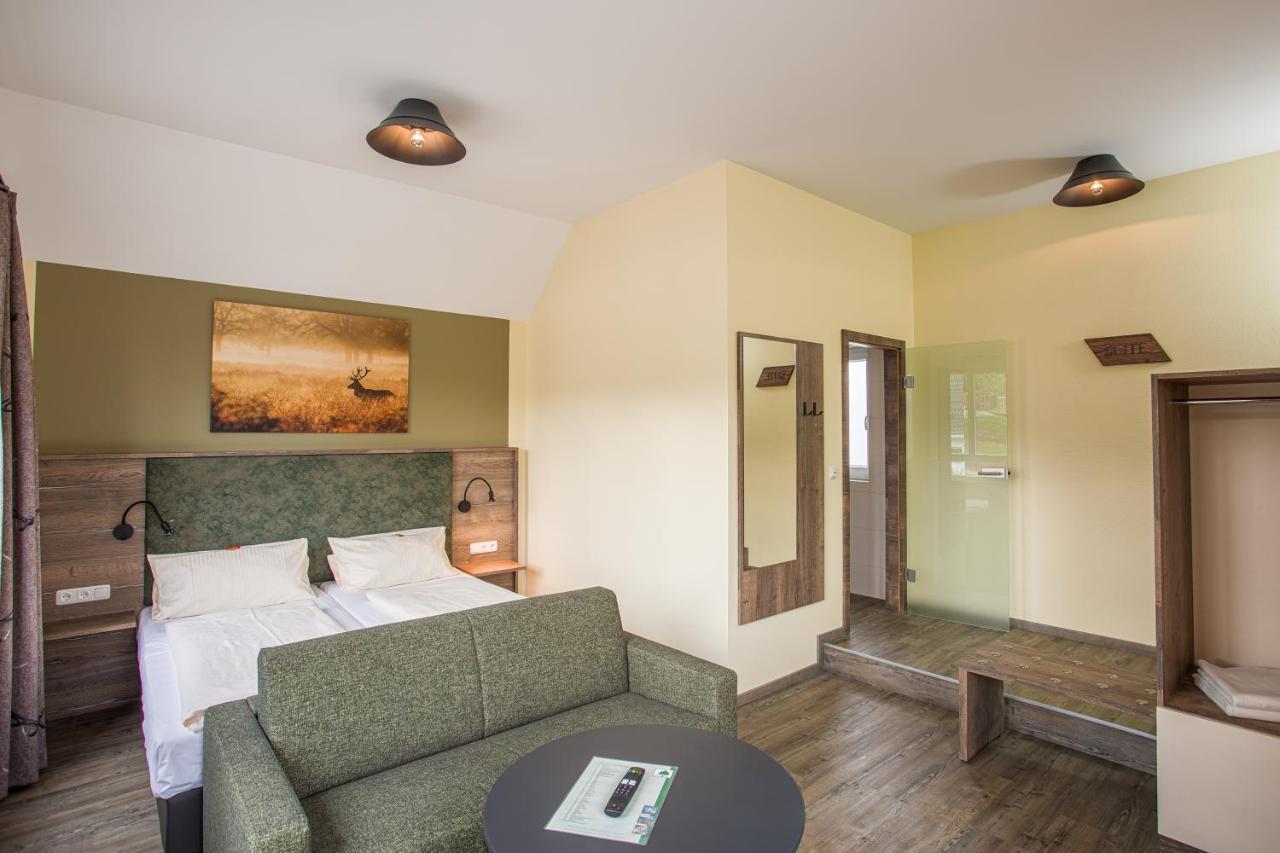 Restaurant Gruener Baum Hotel Leidersbach Екстериор снимка