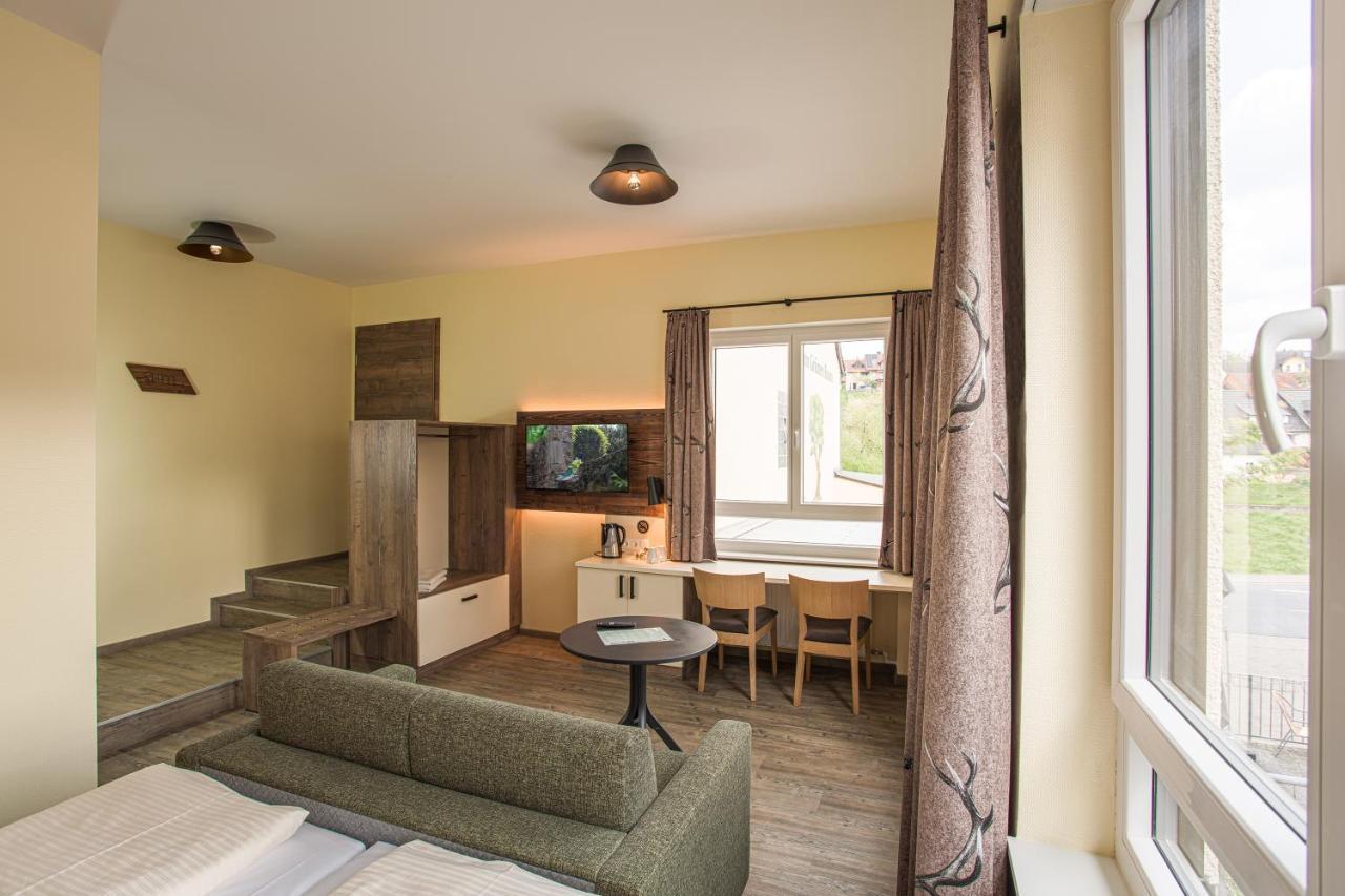 Restaurant Gruener Baum Hotel Leidersbach Екстериор снимка
