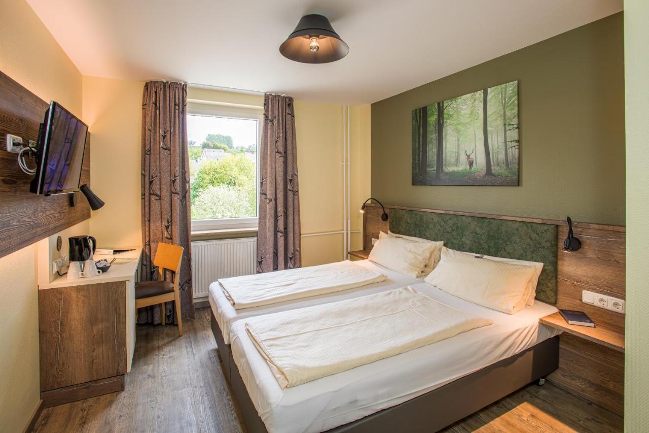 Restaurant Gruener Baum Hotel Leidersbach Екстериор снимка