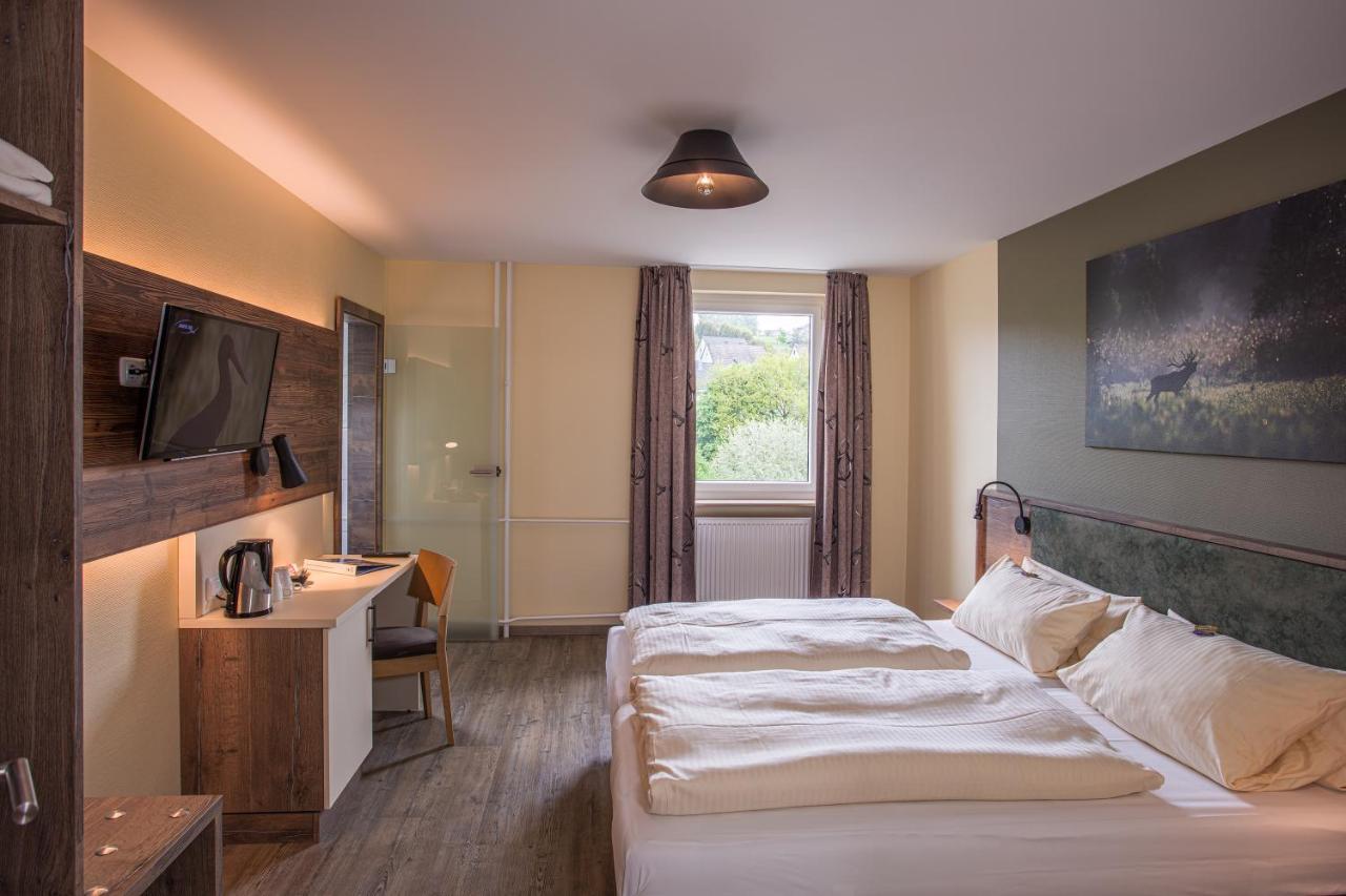 Restaurant Gruener Baum Hotel Leidersbach Екстериор снимка