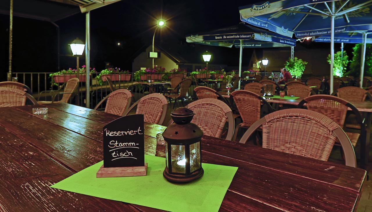 Restaurant Gruener Baum Hotel Leidersbach Екстериор снимка
